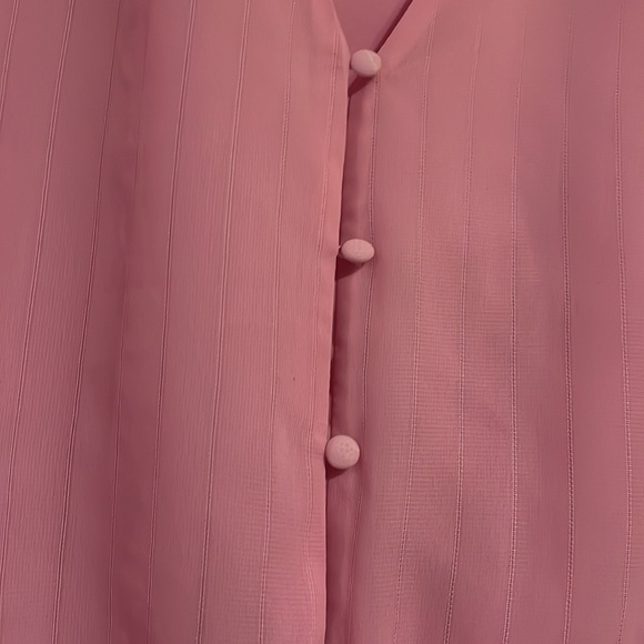 Pink lacy tie front button down blouse with puff sleeve - Picture 2 of 4